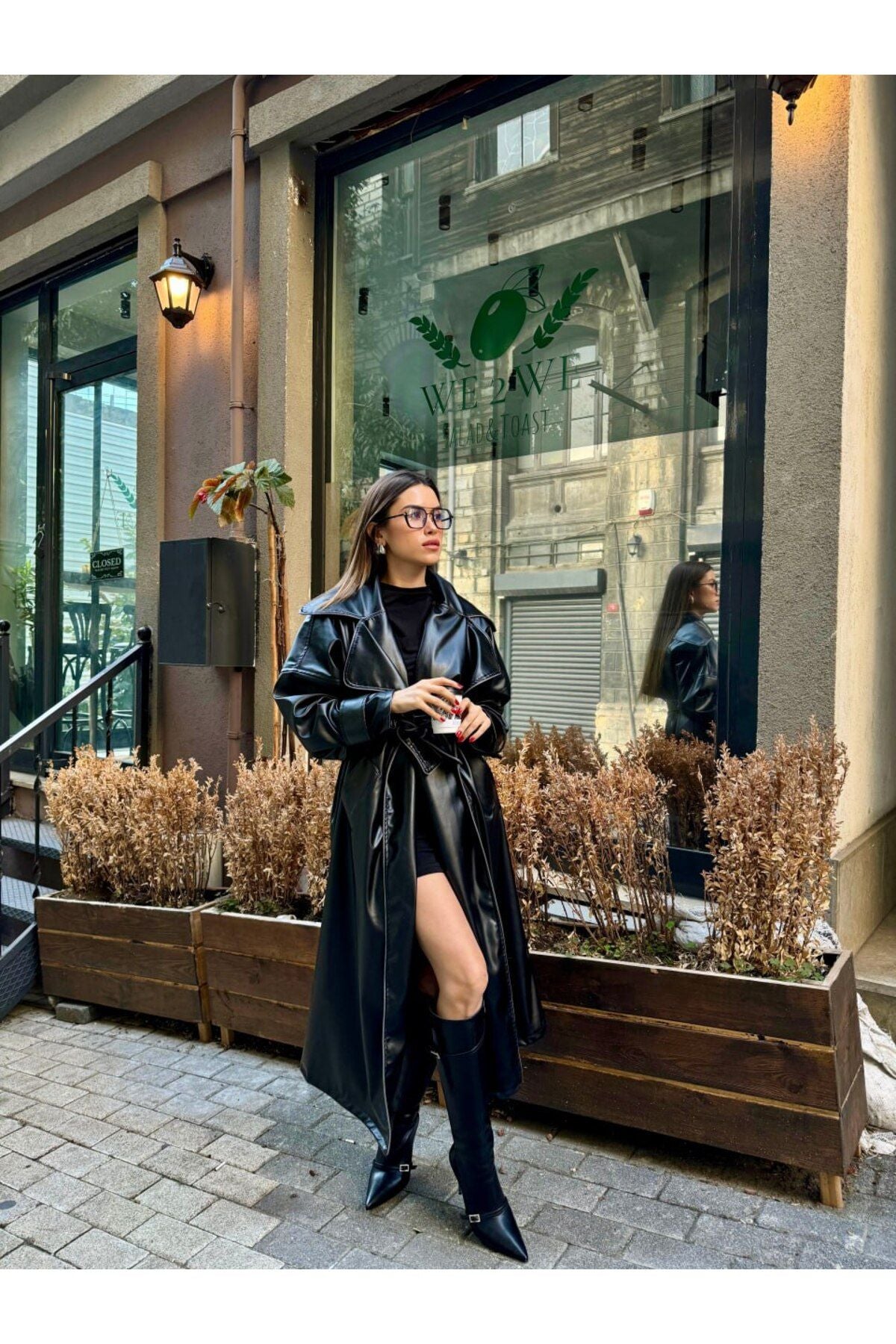 Uzun Siyah Deri Trençkot