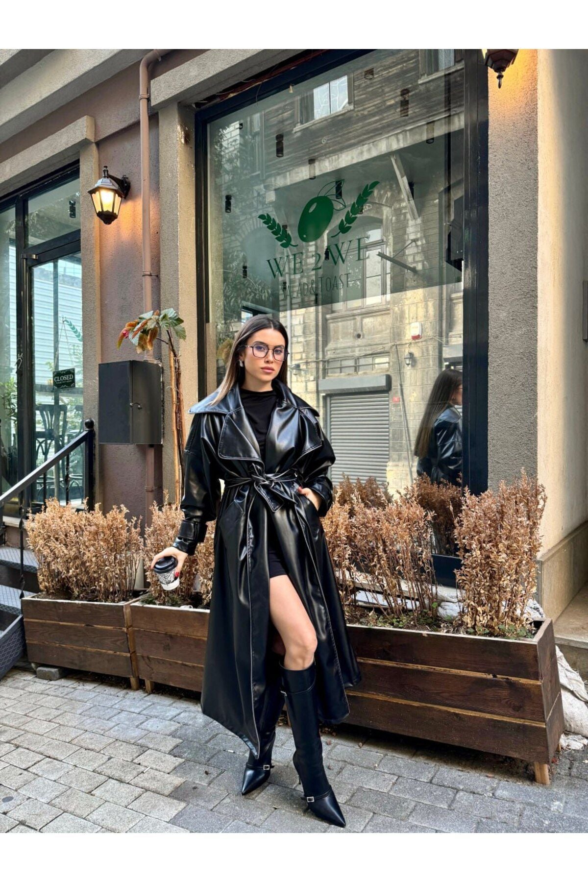 Uzun Siyah Deri Trençkot